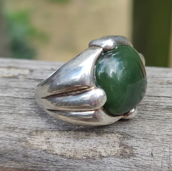 Vintage Heavy Sterling Silver Jade Ring - Picture 5 of 8